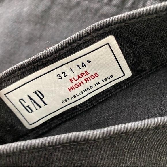 GAP High Rise Flare Jeans With Washwell™ Size 32 SHORT - Picture 3 of 8